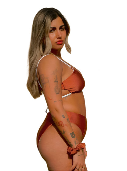 בגד ים חלק תחתון TACO - לבן + חמרה